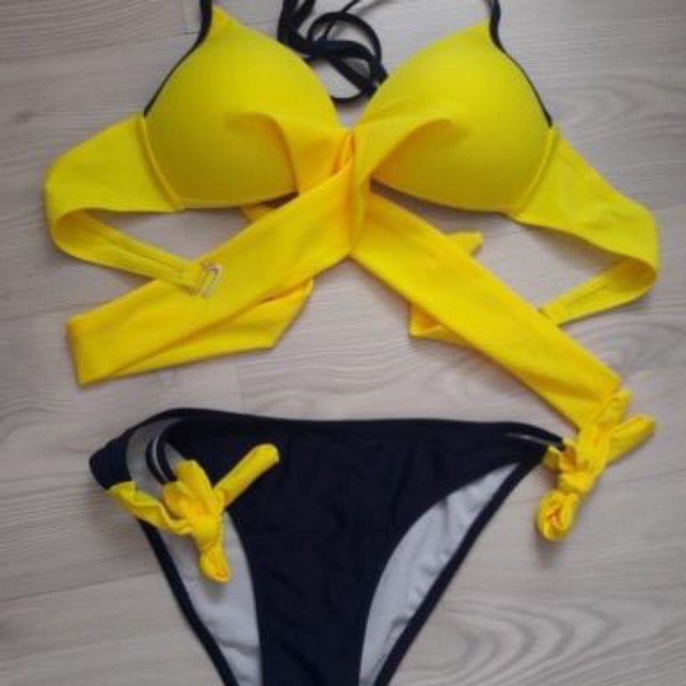 New...green  two pc  woman swimsuit - Picture 6 of 6
